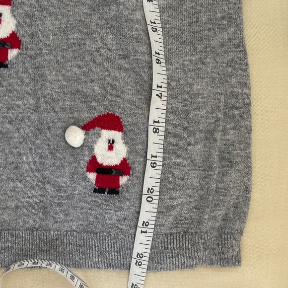 Artisan Ny Gray Sweater with Santa Design - Picture 6 of 6
